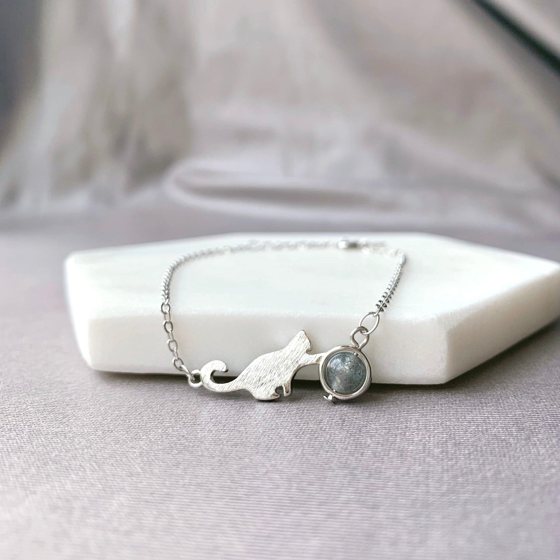 Cute Cat Labradorite Gemstone Bracelet - Crystolver | Healing Crystal Gift Shop